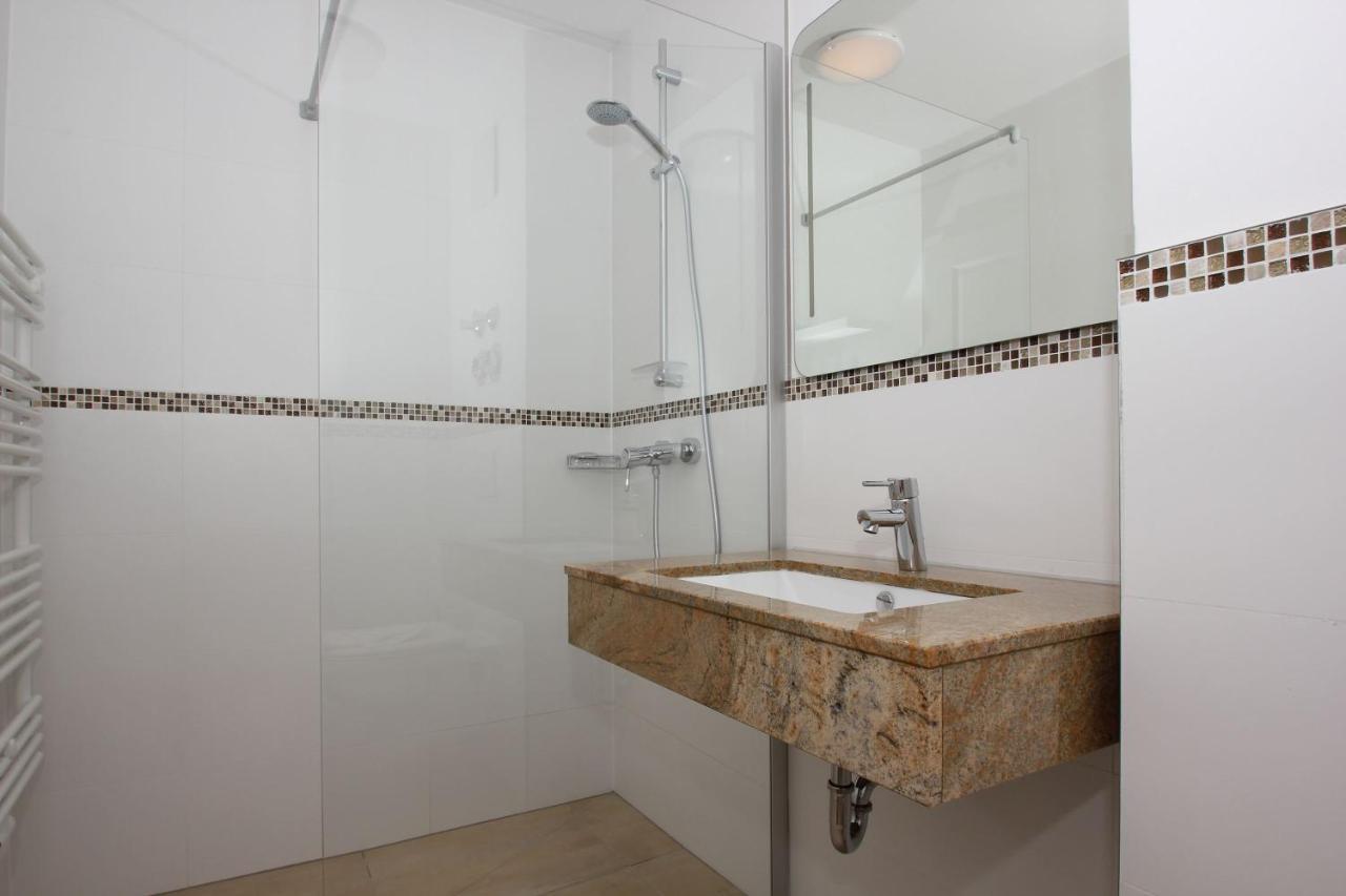 Strandnahe Fewo Mit Balkon, Gratis Nutzung Vom Ahoi Erlebnisbad Und Sauna In Sellin - Rex Rugia Fewo 13-5 洛布 外观 照片